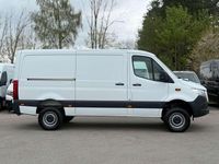 Używany Mercedes Sprinter 143 KM (105 kW) 2020 Biały Van