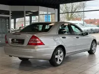 Gebraucht Mercedes C240 Classic 170 PS (125 kW) 2003 Brillantsilber metallic Limousine