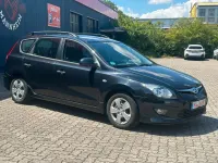 Gebraucht Hyundai i30 Comfort 105 PS (77 kW) 2011 Schwarz Kombi