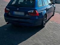 Gebraucht BMW 318 143 PS (105 kW) 2007 Blau Kombi