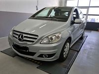 Gebraucht Mercedes B160 95 PS (69 kW) 2010 Silber Van / Kleinbus