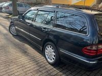 Gebraucht Mercedes E220 Avantgarde 143 PS (105 kW) 2002 Blau Kombi
