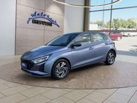 Neu Hyundai i20 101 PS (74 kW) 2025 Mangrove green Kleinwagen