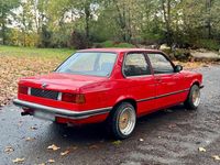 Gebraucht BMW 318 90 PS (66 kW) 1976 Rot Coupé