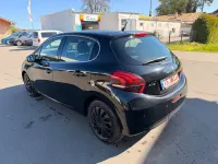 Gebraucht Peugeot 208 Allure 110 PS (80 kW) 2017 Schwarz Kleinwagen
