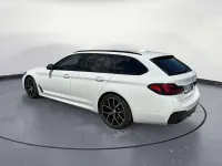 Gebraucht BMW 530 Performance 286 PS (210 kW) 2023 Alpinweiß uni Kombi