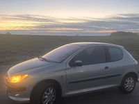Gebraucht Peugeot 206 75 PS (55 kW) 2001 Grau Kleinwagen