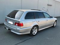 Gebraucht BMW 530 193 PS (141 kW) 2001 Silber Kombi