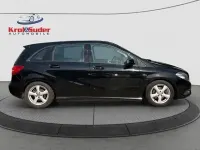 Używany Mercedes B180 122 KM (89 kW) 2012 Czarny Minivan