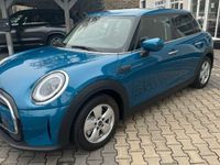 Gebraucht Mini ONE Classic 102 PS (75 kW) 2021 Island blue metallic Kleinwagen