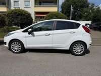 Gebraucht Ford Fiesta Trend 101 PS (74 kW) 2017 Weiß Limousine