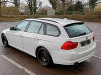 Gebraucht BMW 318 143 PS (105 kW) 2010 Weiß Kombi