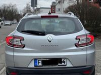 Gebraucht Renault Mégane III Dynamique 106 PS (77 kW) 2011 Silber Limousine