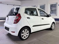 Gebraucht Hyundai i10 69 PS (50 kW) 2012 Weiß Kleinwagen