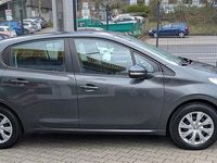 Gebraucht Peugeot 208 Active 82 PS (60 kW) 2016 Grau Kleinwagen