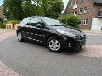 Gebraucht Peugeot 207 Forever 73 PS (53 kW) 2012 Schwarz Limousine