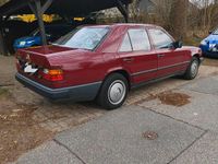 Second-hand Mercedes E230 132 CP (97 kW) 1987 Roșu Berlinǎ