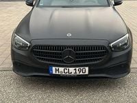 Gebraucht Mercedes E220 200 PS (147 kW) 2023 Schwarz Limousine