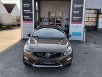 Gebraucht Volvo V60 CC Plus 150 PS (110 kW) 2018 700 twilight bronze metallic Kombi
