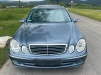 Gebraucht Mercedes E220 Avantgarde 150 PS (110 kW) 2002 Silber Limousine