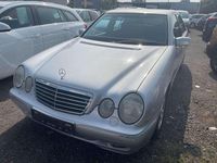 Gebraucht Mercedes E320 Avantgarde 224 PS (164 kW) 2000 Silber Limousine