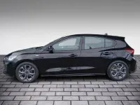Gebraucht Ford Focus ST-Line 125 PS (91 kW) 2022 Schwarz / obsidianschwarz Limousine
