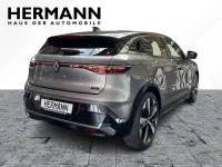 Gebraucht Renault Megane E-Tech Komfort 160 kW (218 PS) 2025 Dolomitgrau, black pearlschw Limousine