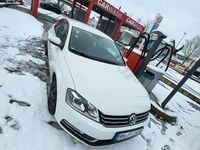 Gebraucht VW Passat Trendline 140 PS (102 kW) 2012 Weiß Limousine