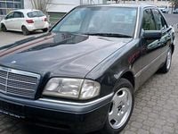 Gebraucht Mercedes C180 122 PS (89 kW) 1995 Andere farben Limousine
