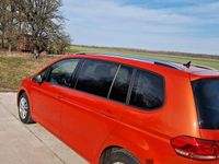 Gebraucht VW Touran 150 PS (110 kW) 2017 Orange Van / Kleinbus