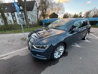 Gebraucht VW Passat 150 PS (110 kW) 2019 Blau Kombi