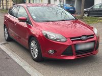 Gebraucht Ford Focus 100 PS (73 kW) 2012 Rot Limousine