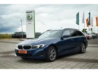 Gebraucht BMW 320 190 PS (139 kW) 2023 Phytonicblau metallic Kombi