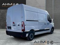 Second-hand Renault Master 135 CP (99 kW) 2023 Alb Monovolum