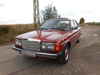 Gebraucht Mercedes 200 109 PS (80 kW) 1982 Orange Limousine