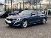 Gebraucht BMW 318 156 PS (114 kW) 2024 Arctic race blue metallic (metallic) Limousine