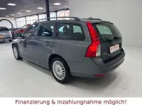 Gebraucht Volvo V50 Momentum 145 PS (106 kW) 2008 Titanium grey pearl / metallic Kombi