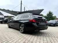 Gebraucht BMW 520 Sport Line 190 PS (139 kW) 2023 Black sapphire metallic Kombi