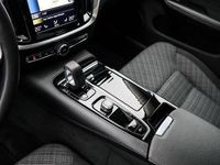 Gebraucht Volvo V60 Inscription 341 PS (250 kW) 2021 Blau Kombi