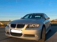 Gebraucht BMW 320 170 PS (125 kW) 2007 Grau Limousine