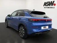 Second-hand VW T-Roc R-line 150 CP (110 kW) 2025 Albastru SUV