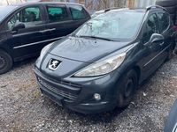 Gebraucht Peugeot 207 Tendance 95 PS (69 kW) 2012 Grau Kombi