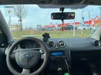 Gebraucht Ford Fiesta 70 PS (51 kW) 2005 Silber Kleinwagen