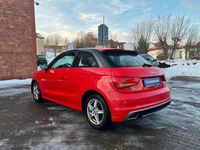 Gebraucht Audi A1 Attraction 86 PS (63 kW) 2013 Rot Kleinwagen