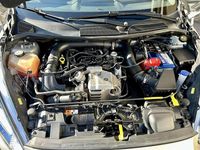 Gebraucht Ford Fiesta Titanium 101 PS (74 kW) 2014 Polarsilber metallic (metallic) Kleinwagen