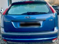 Gebraucht Ford Focus 108 PS (79 kW) 2006 Blau Limousine