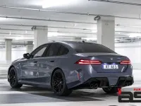 Używany BMW M5 Performance 727 KM (534 kW) 2026 Szary Sedan/Limuzyna