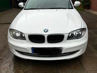 Gebraucht BMW 116 122 PS (89 kW) 2011 Weiß Kleinwagen