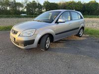 Gebraucht Kia Rio Basis 97 PS (71 kW) 2007 Silber Limousine