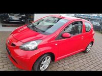 Gebraucht Toyota Aygo 70 PS (51 kW) 2006 Rot Kleinwagen